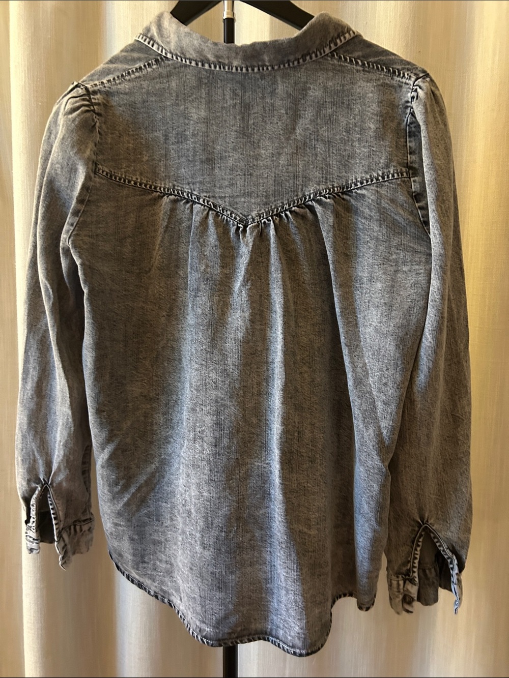 Women’s Washed Lyocel Button-Up Shirt Gray Medium Very Soft. Jane and Delancey - Picture 4 of 4